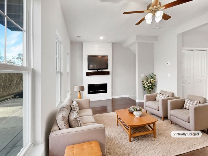 Property Photo:  304 Negri Ct NE  TN 37086 