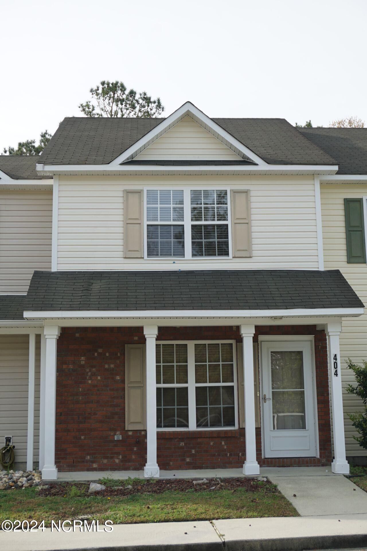 Property Photo:  404 Meadowbrook Lane  NC 28546 