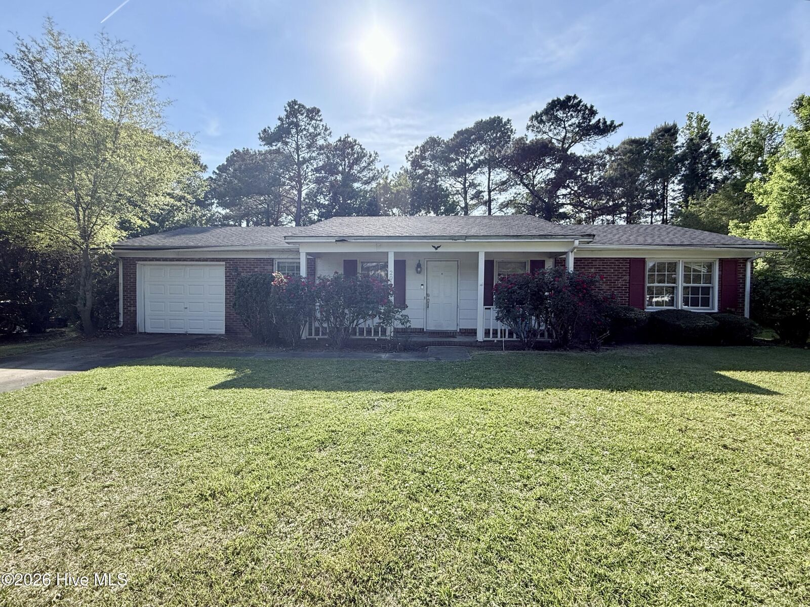 Property Photo:  201 Greenbriar Drive  NC 28546 