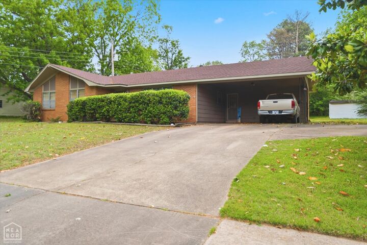 Property Photo:  1824 W College Boulevard  AR 72401 