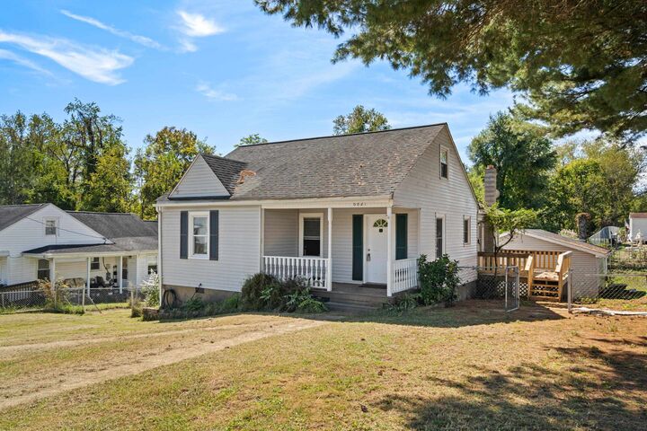 Property Photo:  6821 Pulaski Avenue  VA 24141 