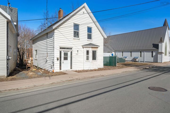 Property Photo: 213 Temperance Street NS B2W 0G9