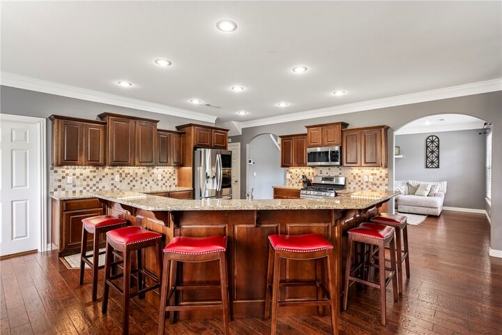 Property Photo:  915 King Arthur Drive  AR 72762 