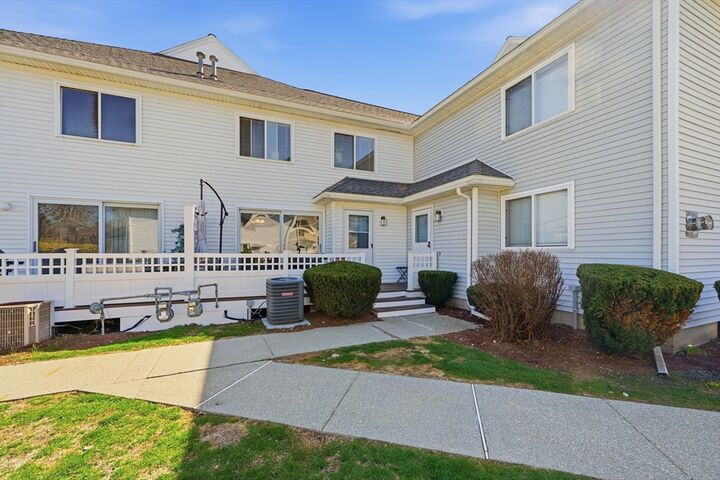 Property Photo:  360 Littleton Rd E10  MA 01824 