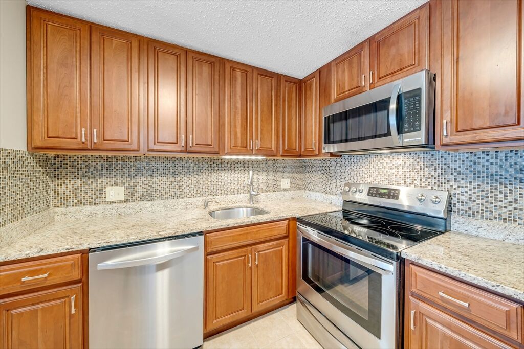 Property Photo:  3 Birchwood 3-302  MA 01913 