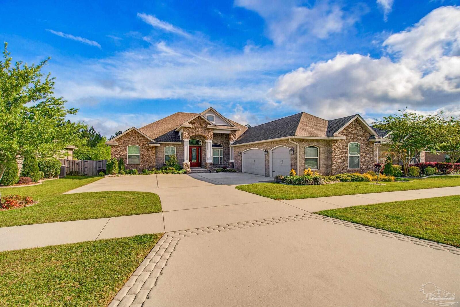 Property Photo: 5871 Huntington Creek Blvd FL 32526