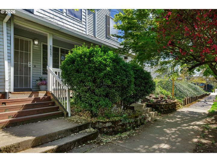 Property Photo:  8637 N Willamette Blvd  OR 97203 