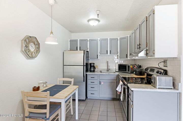 Property Photo: 1940 Prospector Avenue 305 UT 84060