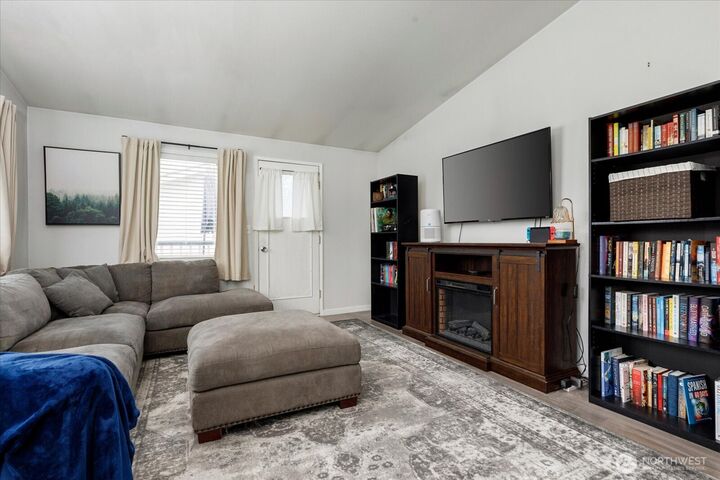 Property Photo:  730 SE 8th Avenue G201  WA 98277 