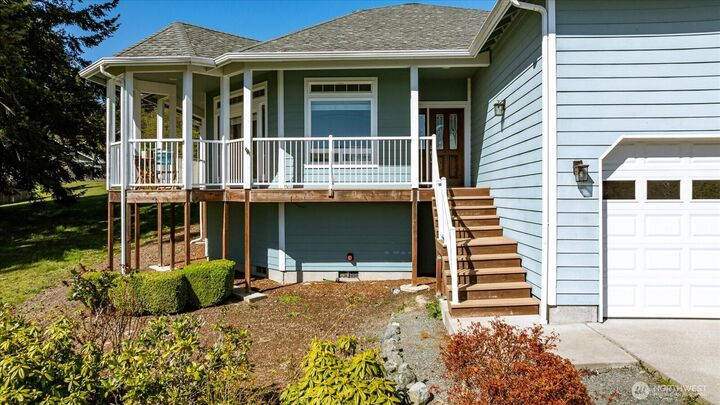 Property Photo:  1041  Halsey Drive  WA 98239 