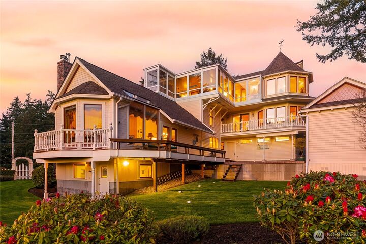 Property Photo:  303  7th Street  WA 98221 