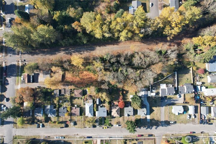 Property Photo:  421 E 46th Street  WA 98404 