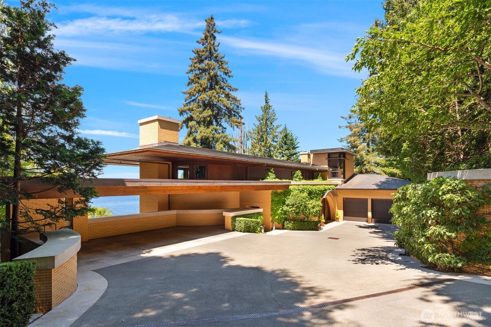 Property Photo:  415  Shoreland Drive SE  WA 98004 