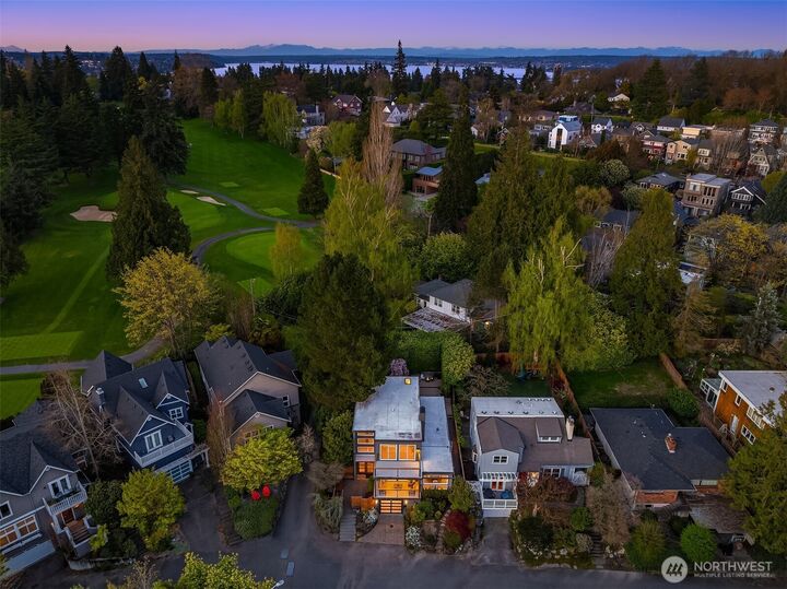 Property Photo:  1030  Washington Place E  WA 98112 