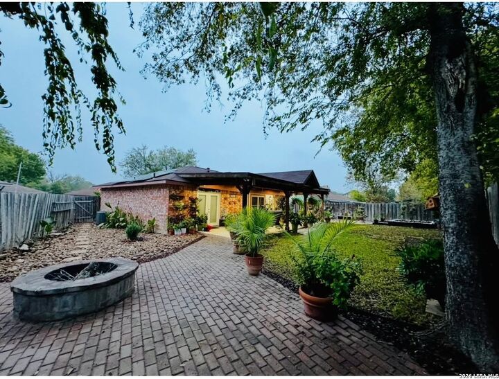 Property Photo: 13406 Fawnwood St TX 78233