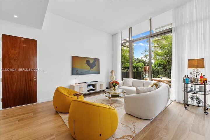 Property Photo: 2655 S Bayshore Dr 812 FL 33133