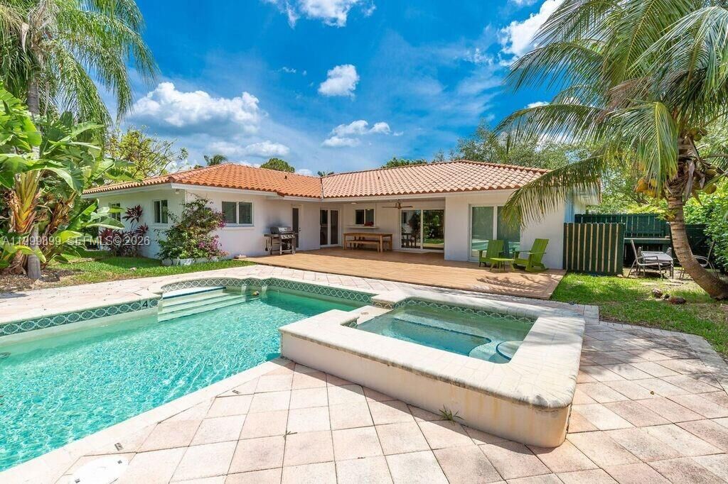 Property Photo:  14610 Tarpon Dr  FL 33158 
