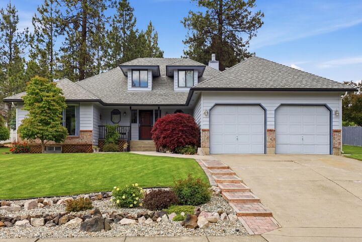 Property Photo: 2006 W Wedgewood Ave WA 99208