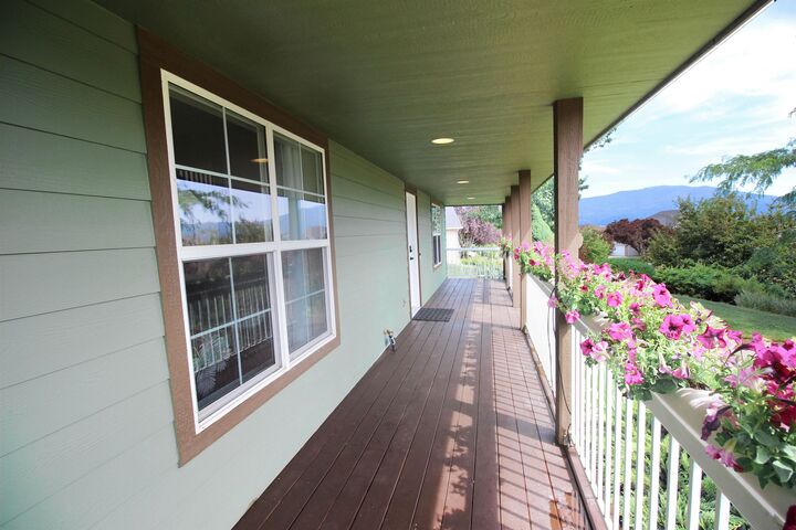 Property Photo:  17201 E Galaxy Ln  WA 99016 
