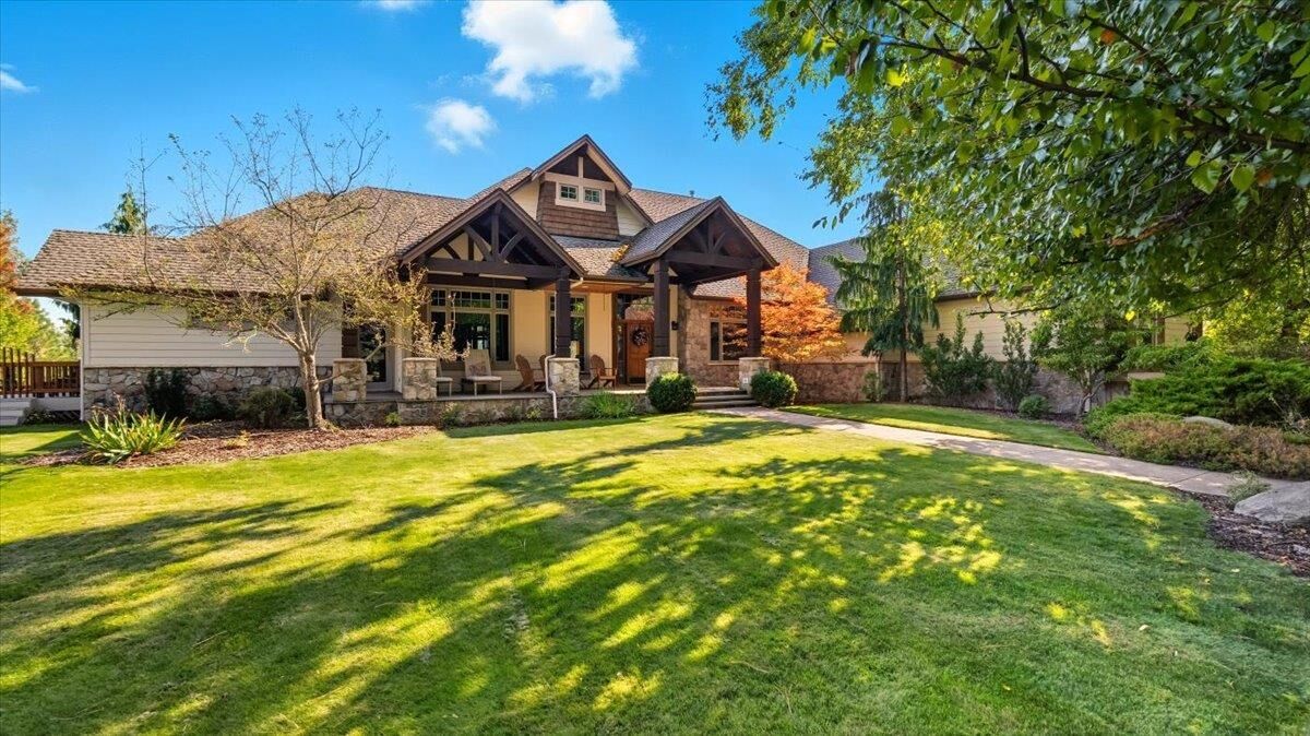 Property Photo: 13615 N Riverbluff Ln WA 99208