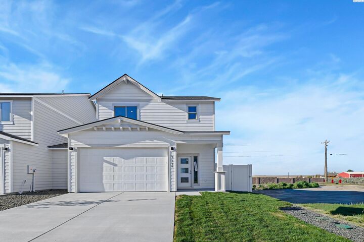 Property Photo:  7596 Grapevine Ct  WA 99353 