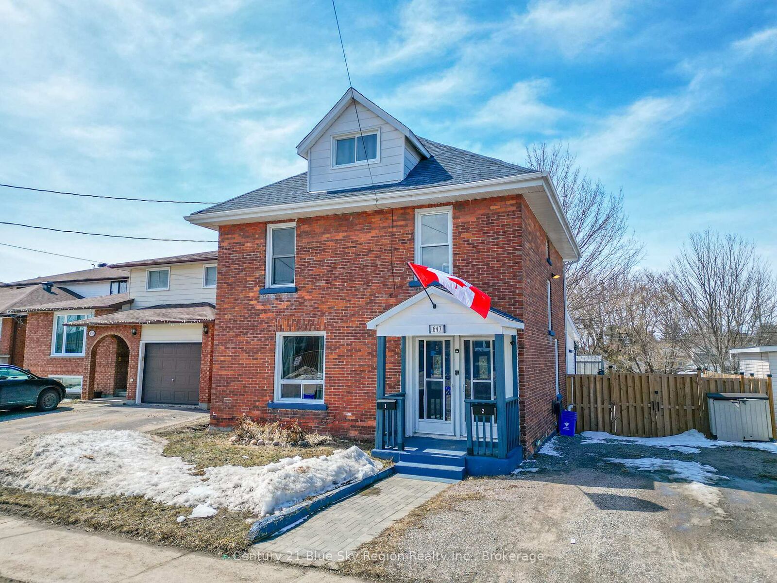 Property Photo:  647 Douglas Street  ON P1B 5N9 