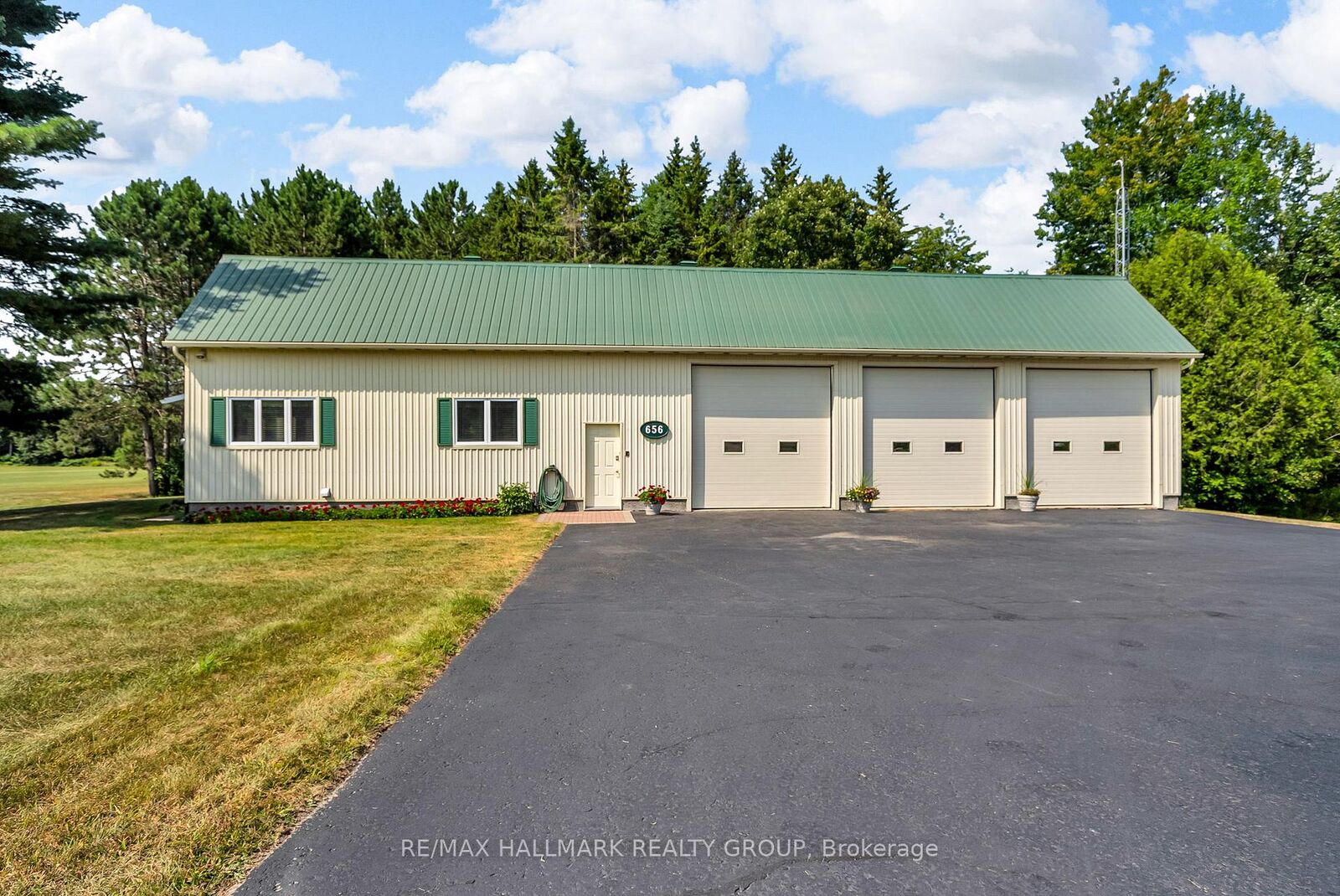 Property Photo: 656 Ch Station Road ON K0B 1A0