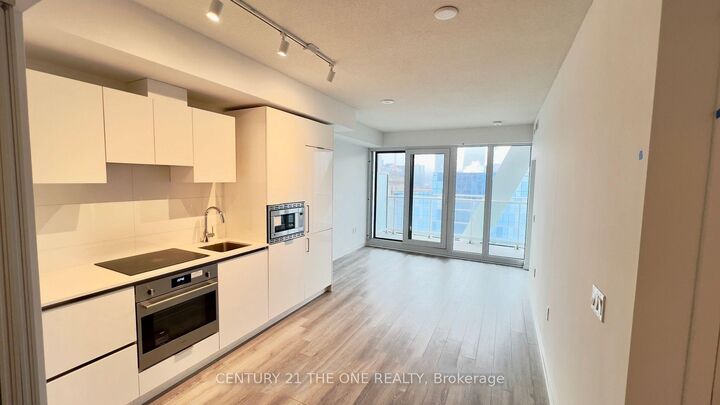 Property Photo:  230 Simcoe Street 2417  ON M5T 1T4 