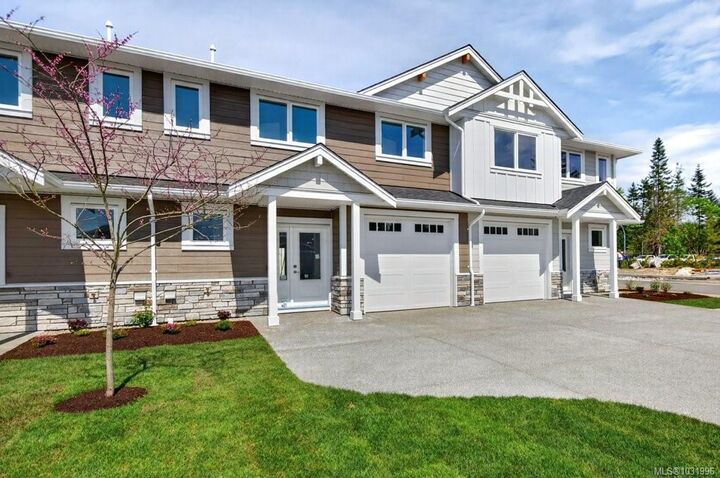 Property Photo: 875 Grumman Pl #D BC V9M 4H9