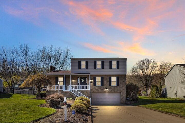 Property Photo:  34 Fieldstone Pl  PA 16063 