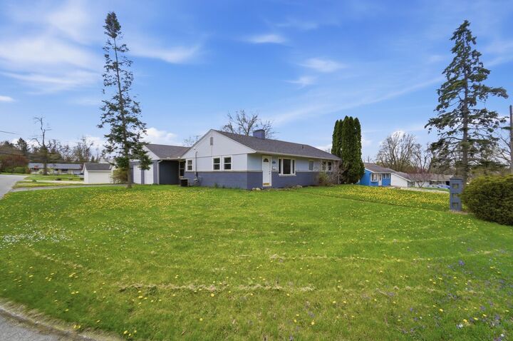 Property Photo:  818 Brookwood Drive  OH 43311 