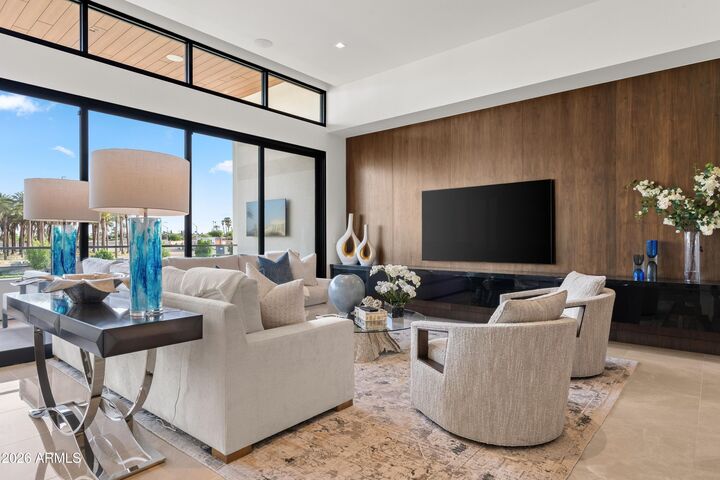 Property Photo:  6587 N Palmeraie Boulevard 2046  AZ 85253 