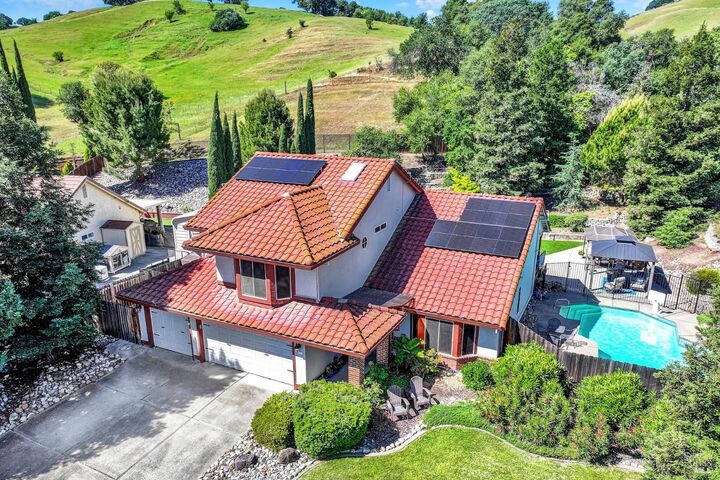 Property Photo:  573 Rambleton Drive  CA 95688 