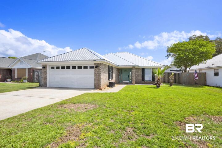 Property Photo: 1368 W Hardwood Drive AL 36542