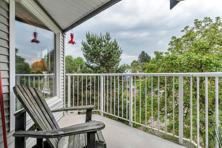 Property Photo: 33669 2nd Avenue 301 BC V2V 8Z4