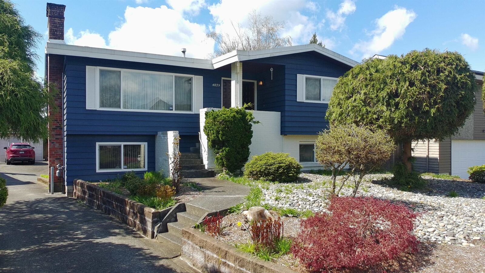 Property Photo: 4829 Colbrook Court BC V5G 3Y3