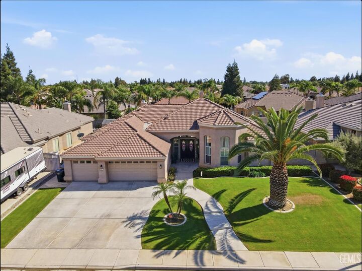 Property Photo:  8407 Exodus Lane  CA 93312 