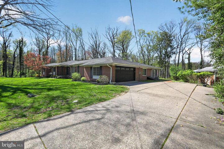 Property Photo:  35 Oriole Way  NJ 08057 