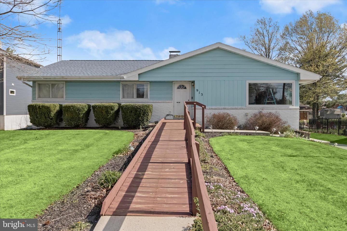 Property Photo: 913 Gobin Street PA 17013