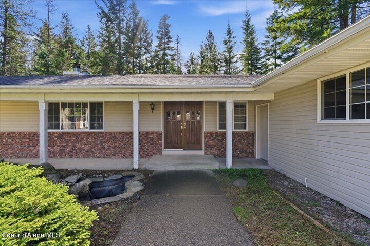 Property Photo:  2404 E St James Ave  ID 83835 