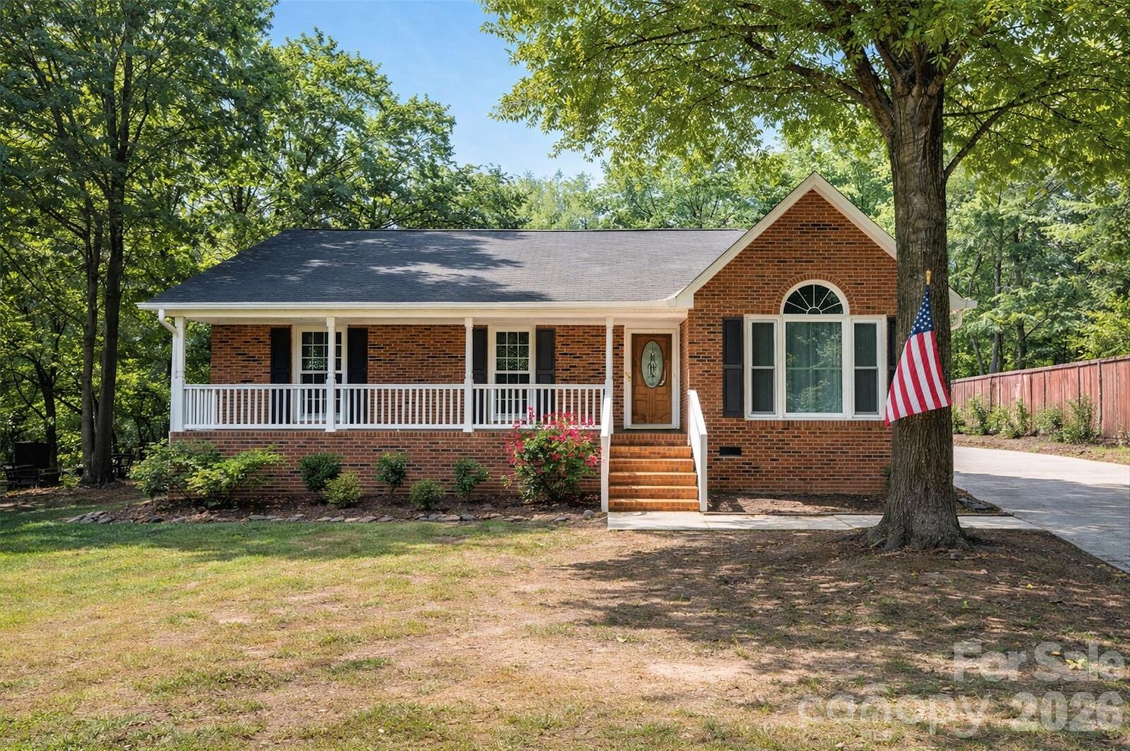 Property Photo: 924 Cameron Court NC 28112