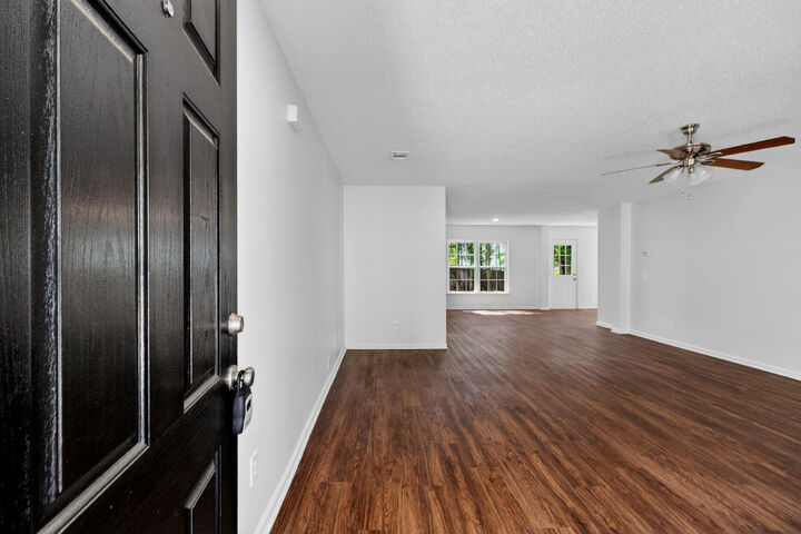 Property Photo:  125 Avalon Road  SC 29483 