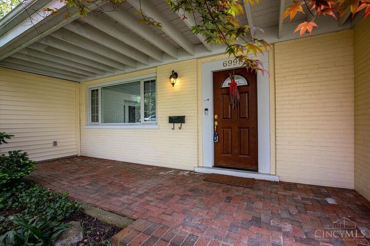 Property Photo:  6999 Rowan Hill Drive  OH 45227 