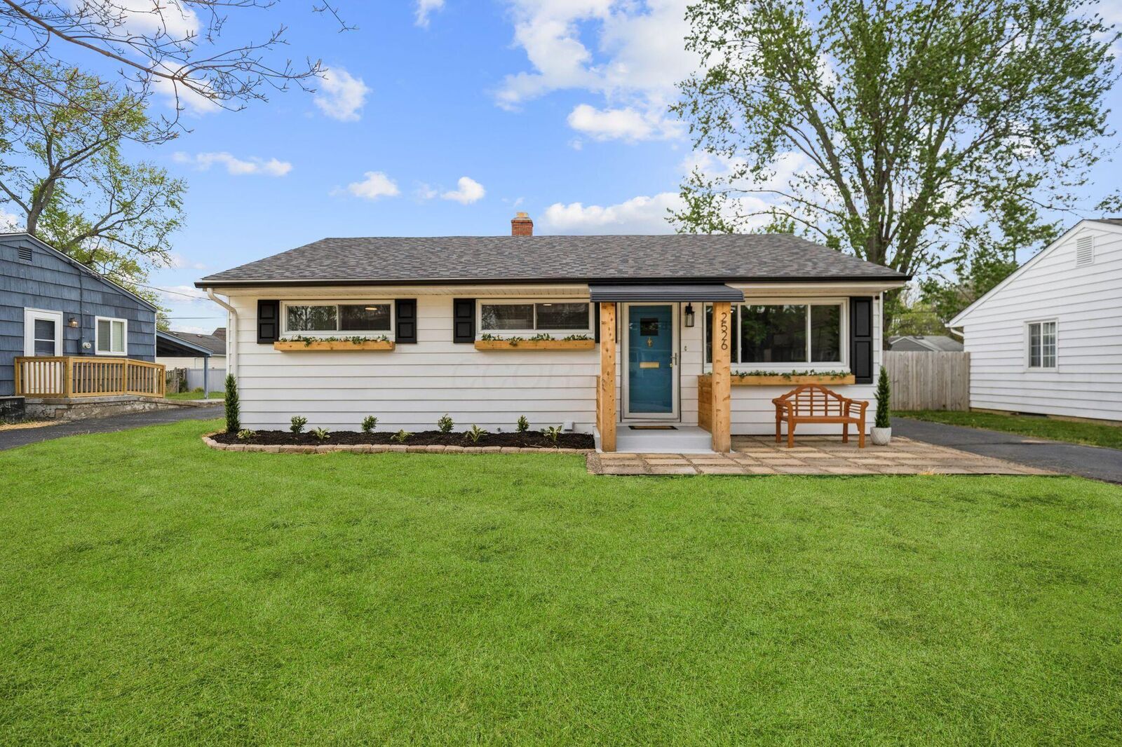 Property Photo:  2526 Shrewsbury Road  OH 43221 