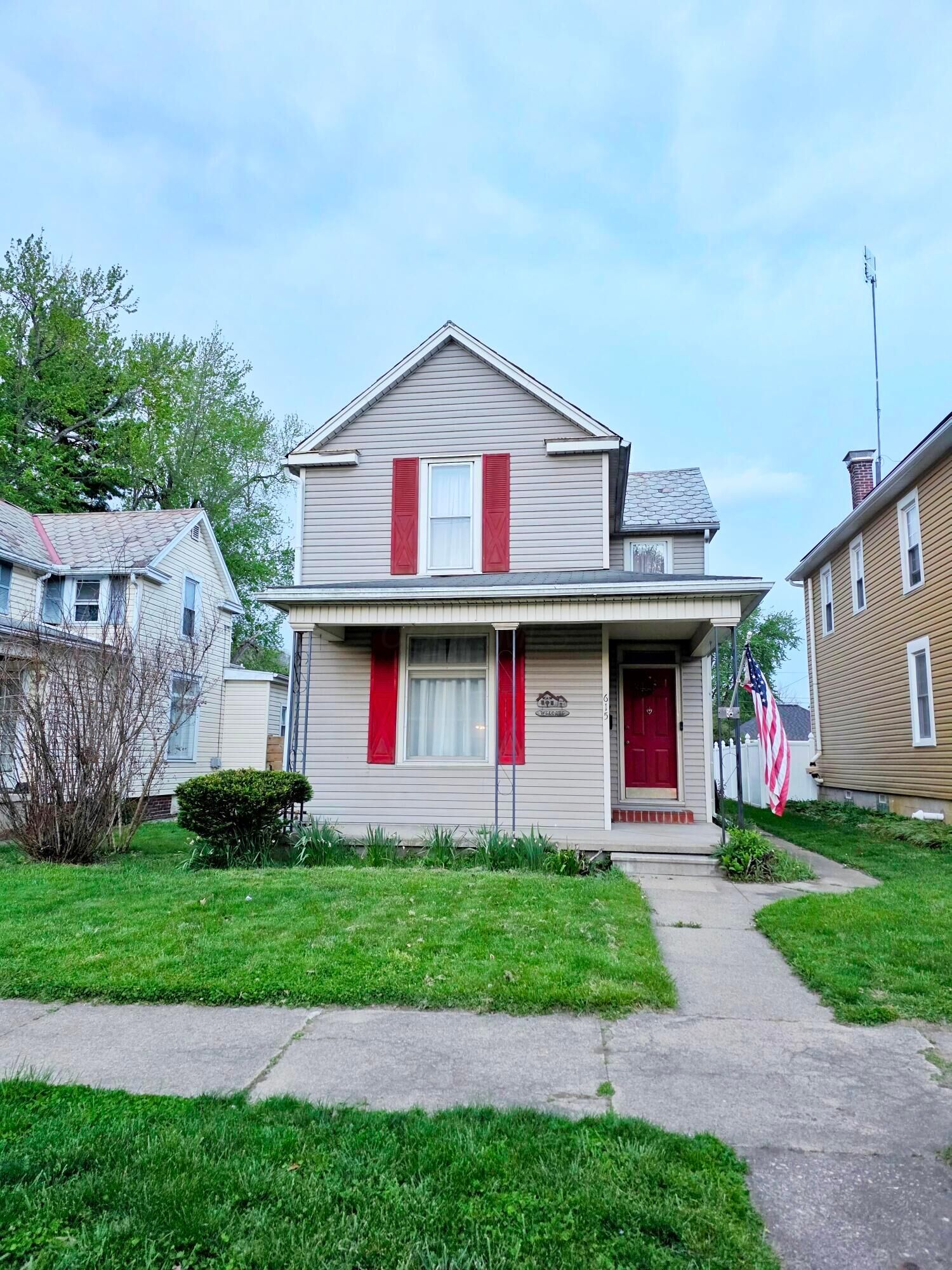 Property Photo:  615 E 5th Avenue  OH 43130 