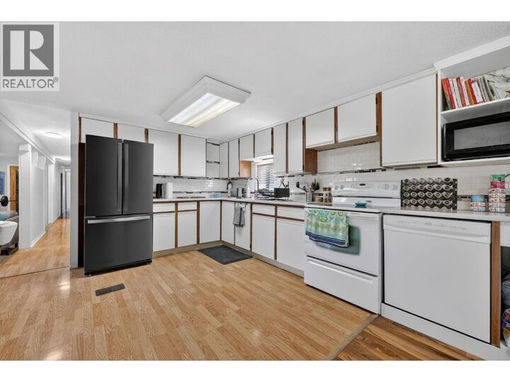 Property Photo:  715 Beaver Lake Road 27  BC V4V 1E6 