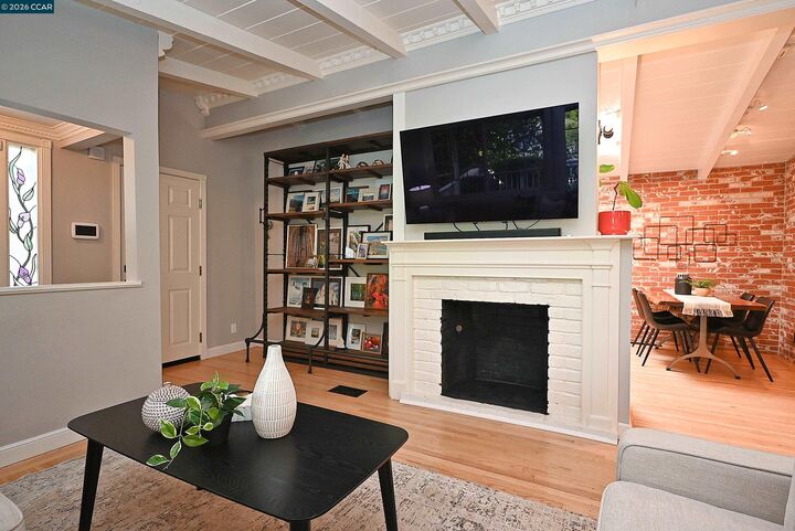 Property Photo:  15 Vista Hermosa  CA 94597 