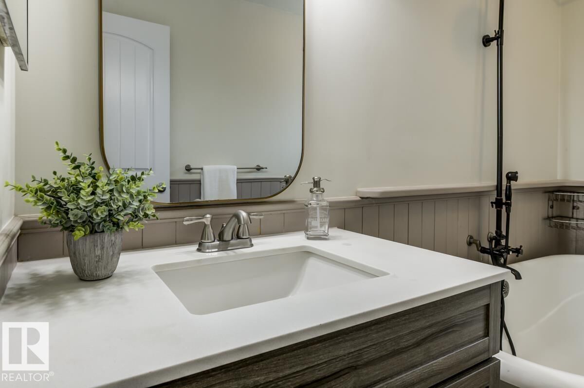 Property Photo:  31 Greer Crescent  AB T8N 1T7 