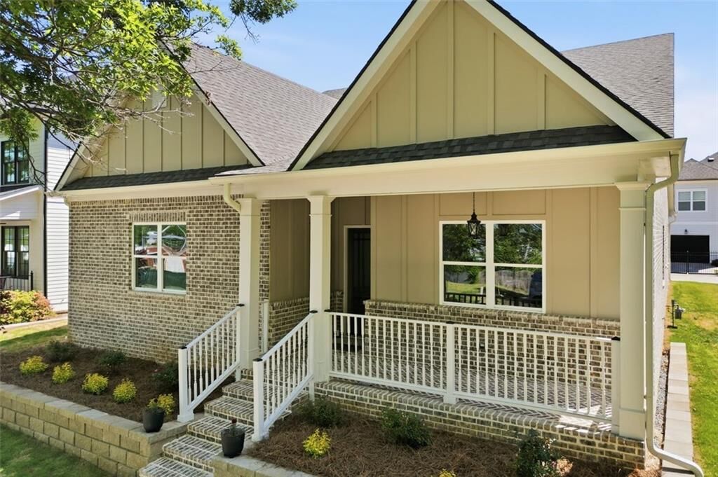 Property Photo:  2107 E Haven Drive NE  GA 30014 