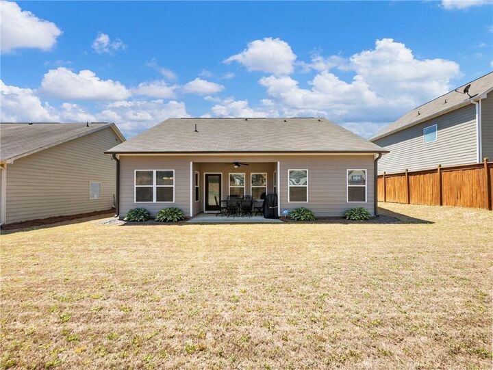 Property Photo:  374 Eagles Bluff Way  GA 30548 